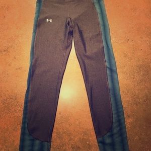 Under Armour women’s compression pants-size medium